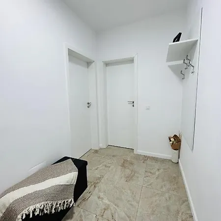 Studio Jupiter Plaza Sector 6 *